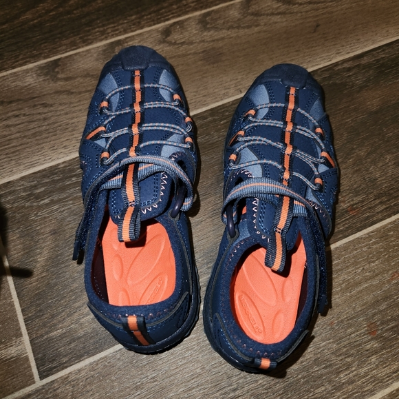 Brand new Merrell toddler boy shoe - Picture 2 of 6